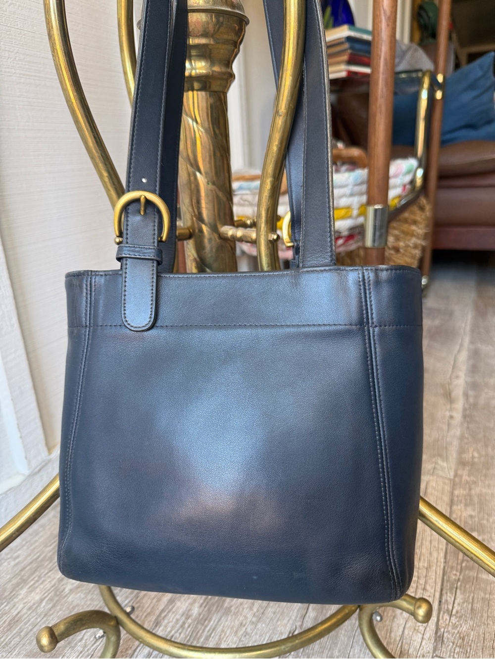 VTG Coach | SOHO Buckle Bag | Navy
Gently Loved - Picture 4 of 14